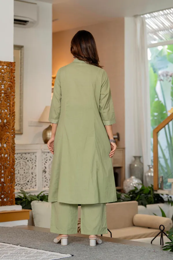 Light_Green_Kurta_Set_with_Bold_Leaf_Motif