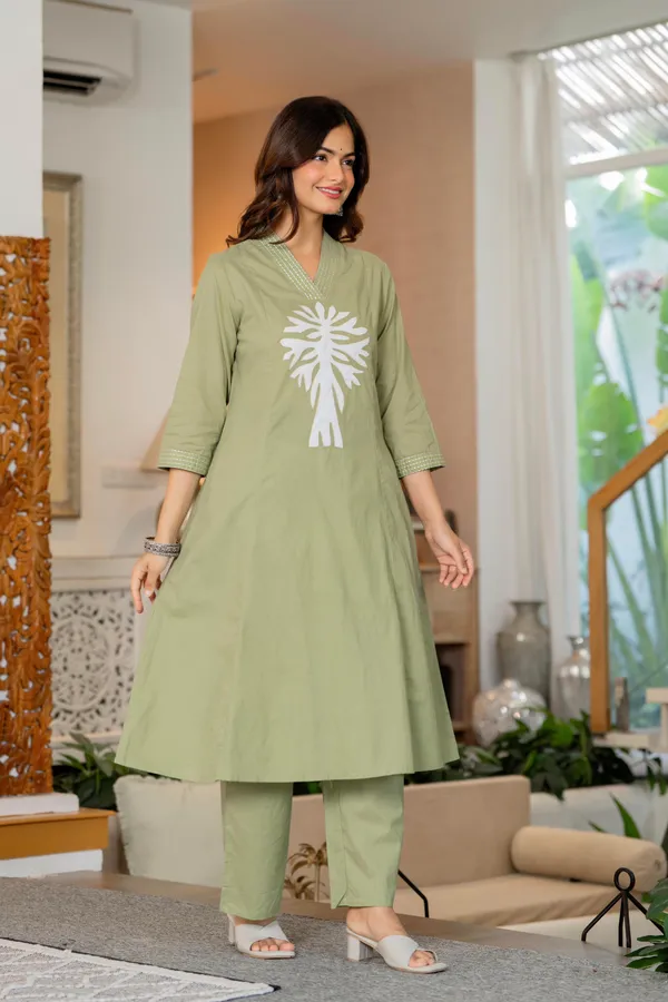 Light_Green_Kurta_Set_with_Bold_Leaf_Motif
