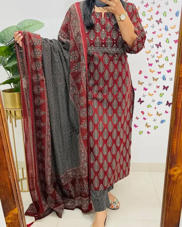 Maroon_Ethnic_Printed_Cotton_Kurta_Set_with_Dupatta