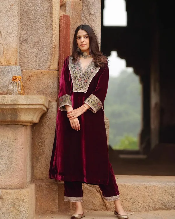Maroon_Velvet_Kashmiri_Embroidered_Kurta_Set
