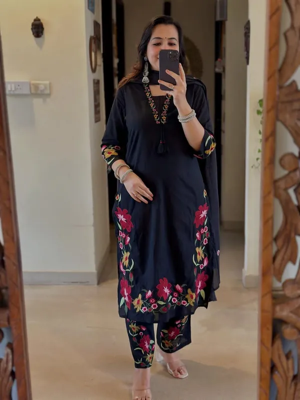 Midnight_Bloom_Embroidered_Kurta_Pant_Set