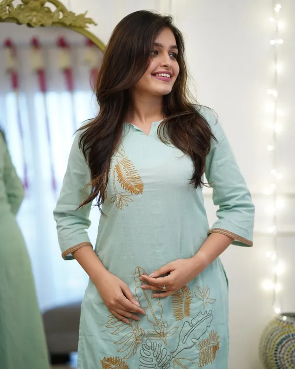 Mint_Green_Botanical_Embroidered_Kurti_Set