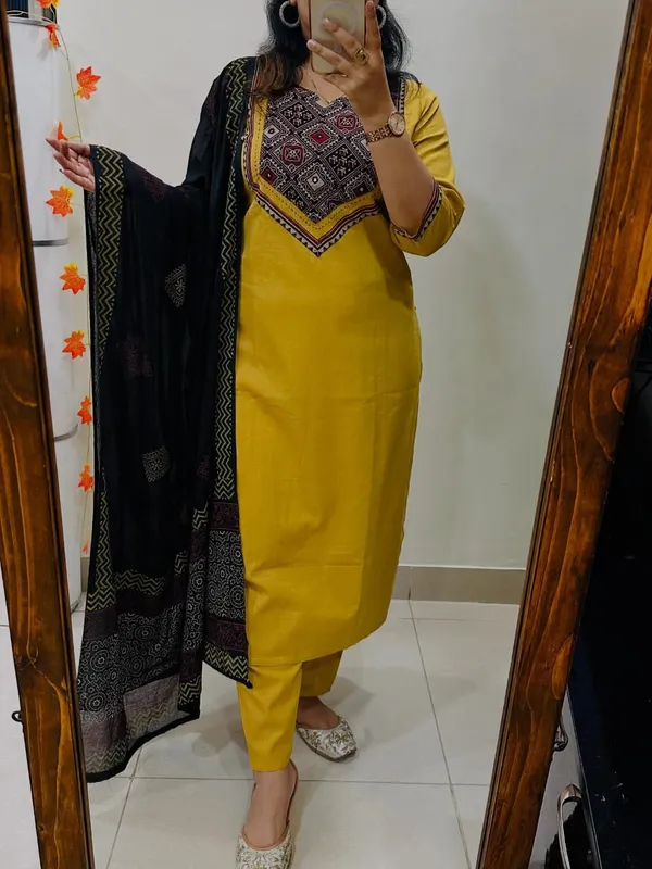 Mustard_Yellow_Kurta_Set_with_Black_Ajrakh-Inspired_Dupatta