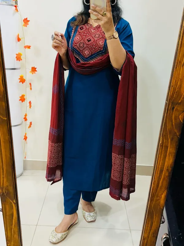 Teal_Blue_Kurta_Set_with_Maroon_Printed_Dupatta