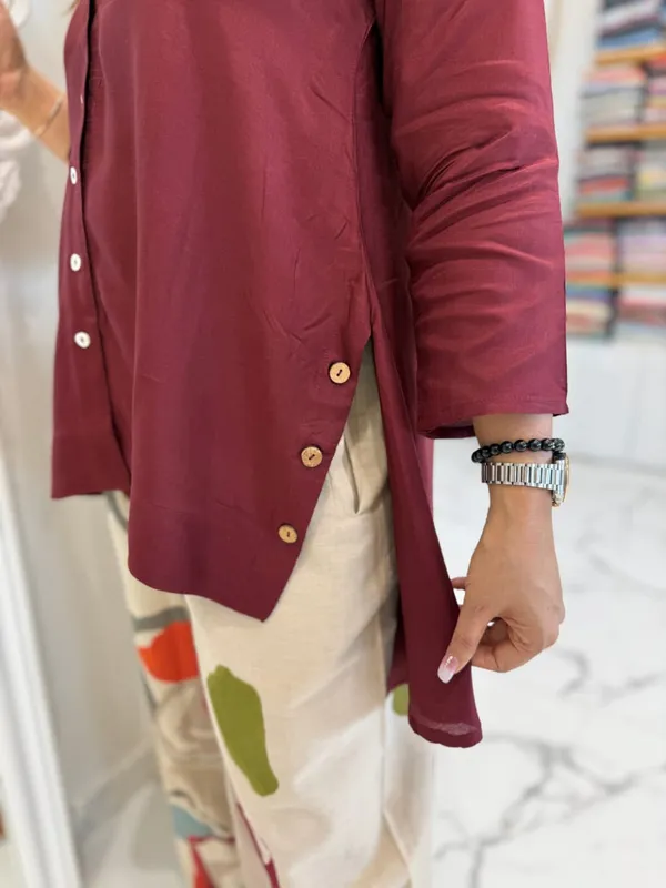 Wine_Button-Down_Tunic_with_Abstract_Printed_Pants