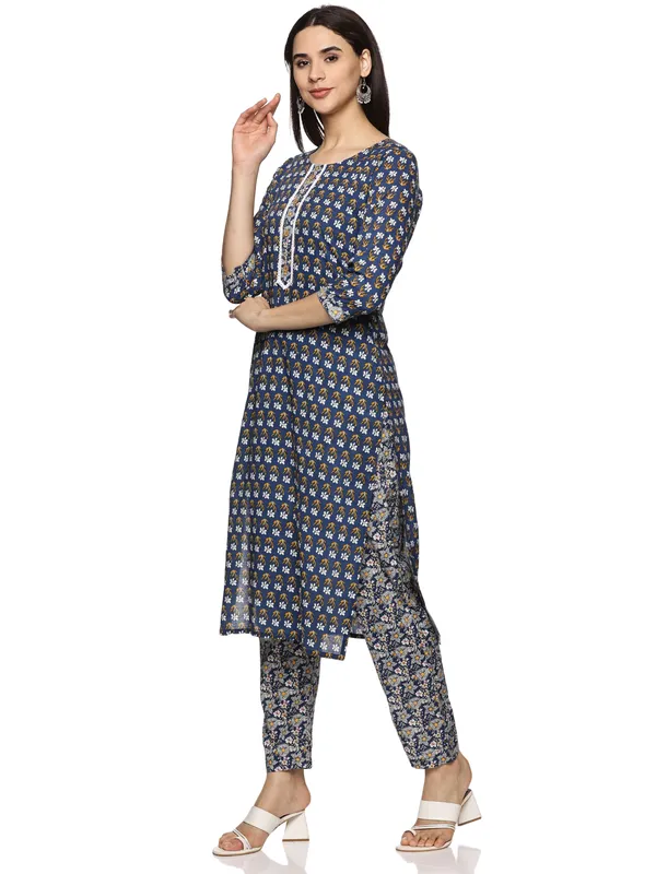 Dark_Blue_Cotton_Rayon_Floral_Printed_Straight_Kurta_&_Pant_Set_For_Women
