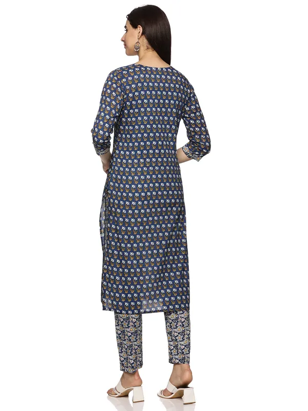 Dark_Blue_Cotton_Rayon_Floral_Printed_Straight_Kurta_&_Pant_Set_For_Women