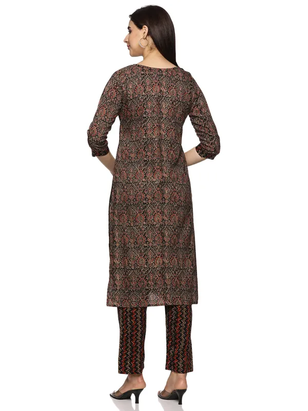 Black_Cotton_Rayon_Floral_Printed_Straight_Kurta_&_Pant_Set_For_Women