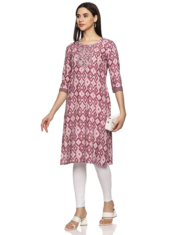 Dark_Pink_Cotton_Rayon_Round_Neck_Embroidery_Floral_Printed_3/4Th_Sleeve_Kurta_For_Women