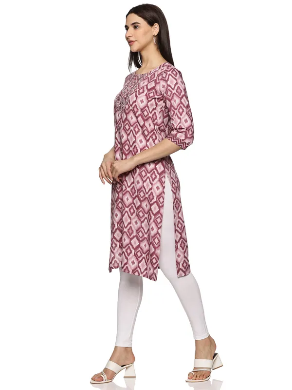 Dark_Pink_Cotton_Rayon_Round_Neck_Embroidery_Floral_Printed_3/4Th_Sleeve_Kurta_For_Women