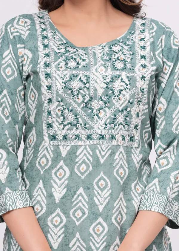 Light_Green_Cotton_Rayon_Round_Neck_Embroidery_Floral_Printed_3/4Th_Sleeve_Kurta_For_Women