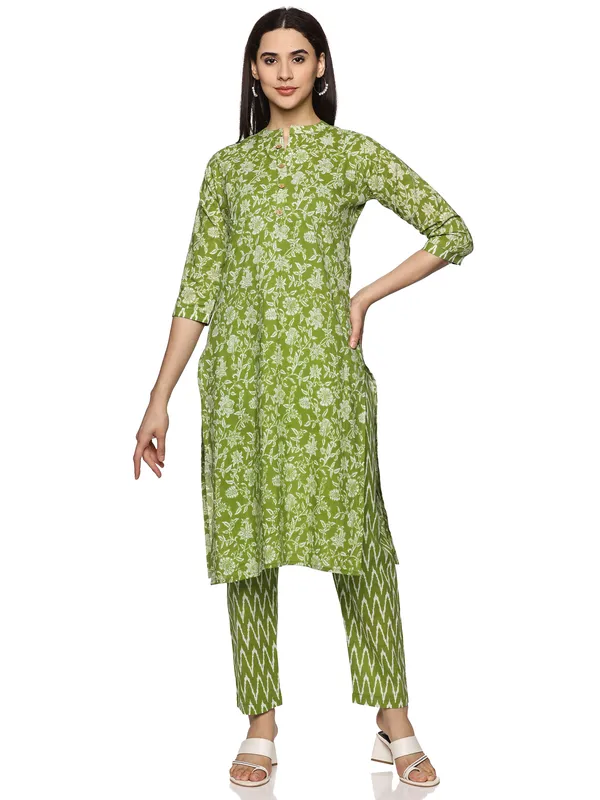 Light_Green_Cotton_Rayon_Zig_Zag_Printed_Straight_Kurta_&_Pant_Set_For_Women
