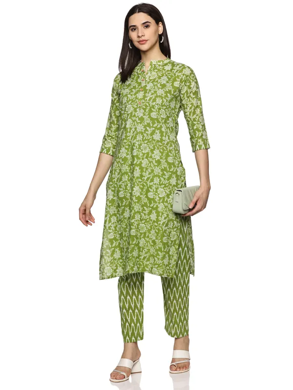 Light_Green_Cotton_Rayon_Zig_Zag_Printed_Straight_Kurta_&_Pant_Set_For_Women