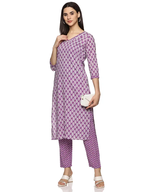 Purple_Cotton_Rayon_Floral_Printed_Straight_Kurta_&_Pant_Set_For_Women