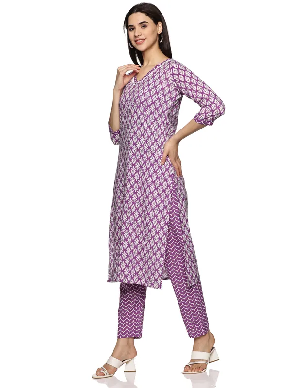 Purple_Cotton_Rayon_Floral_Printed_Straight_Kurta_&_Pant_Set_For_Women