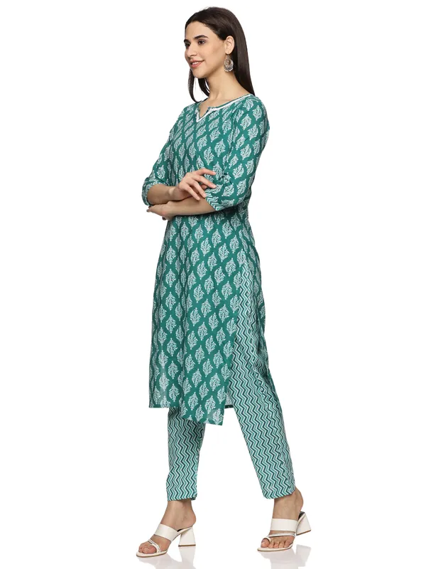 Rama_Green_Cotton_Rayon_Floral_Printed_Straight_Kurta_&_Pant_Set_For_Women