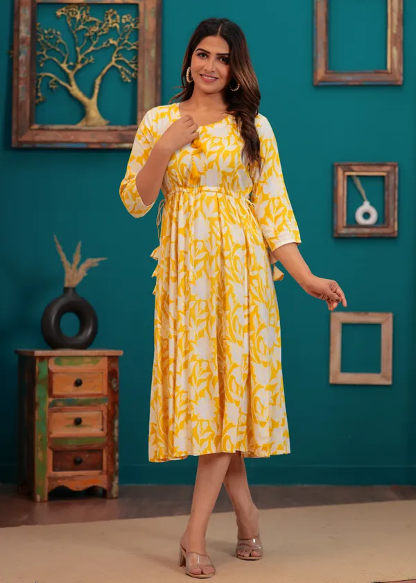 Yellow_Rayon_Regular_Fit_Solid_Anarkali_Kurta_Dress_For_Women