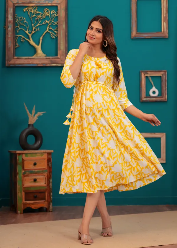 Yellow_Rayon_Regular_Fit_Solid_Anarkali_Kurta_Dress_For_Women