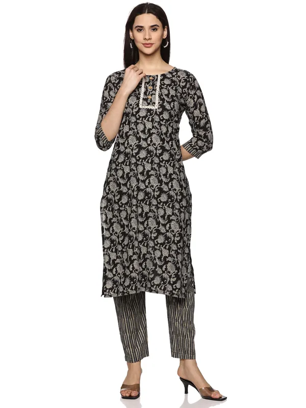 Grey_&_Black_Cotton_Rayon_Floral_Printed_Straight_Kurta_&_Pant_Set_For_Women
