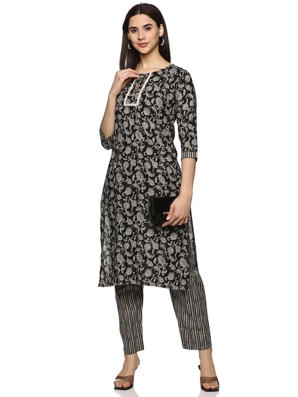 Grey_&_Black_Cotton_Rayon_Floral_Printed_Straight_Kurta_&_Pant_Set_For_Women