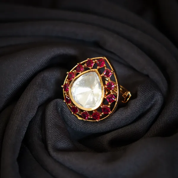 Red_Leaf_Shaped_Red_Ruby_Kundan_Ring