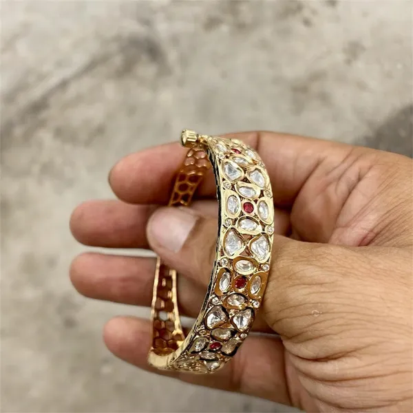 Ruby_White_Uncut_Kundan_Bracelet