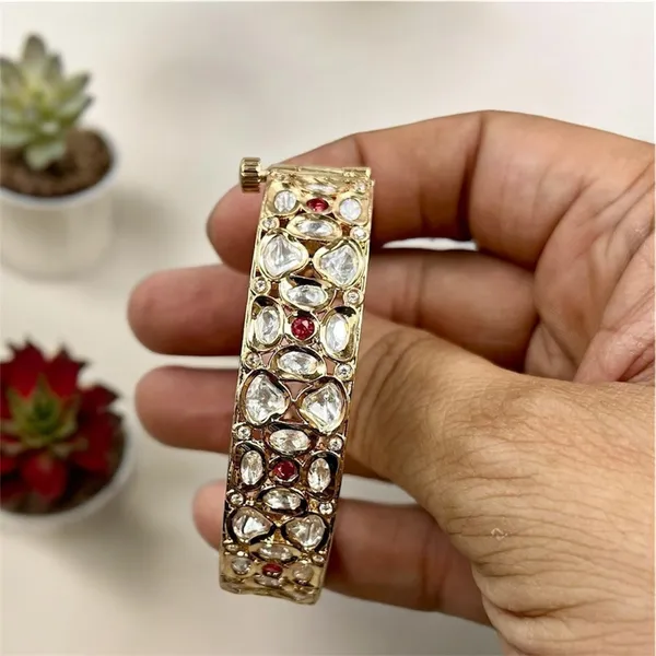 Ruby_White_Uncut_Kundan_Bracelet