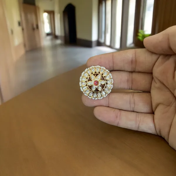 Red_Dazzling_Round_Shape_Kundan_Ring