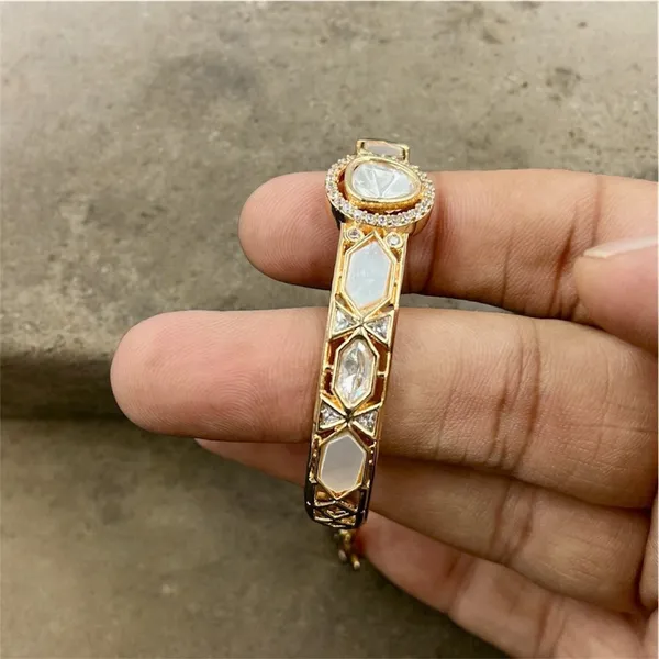 White_Crystal_White_Gold_Plated_Kundan_Bracelet