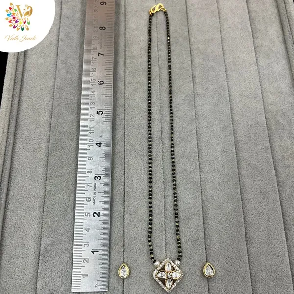 White_Traditional_Kundan_Mangalsutra_Set