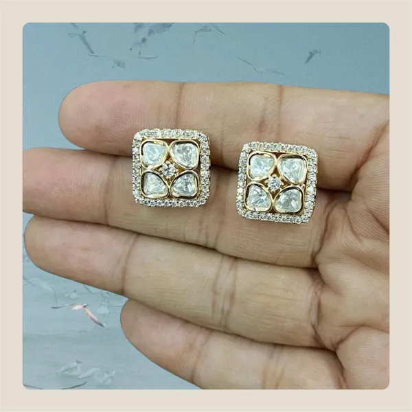 Dazzling_White_Kundan_Choker_Set