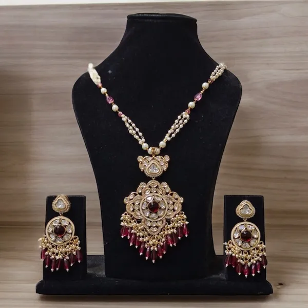 Ruby_Maharani_Style_Kundan_Gold_Plated_Necklace_Set_For_Women