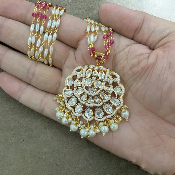 Ruby_Elegant_Kundan_Gold_Plated_Necklace_Set