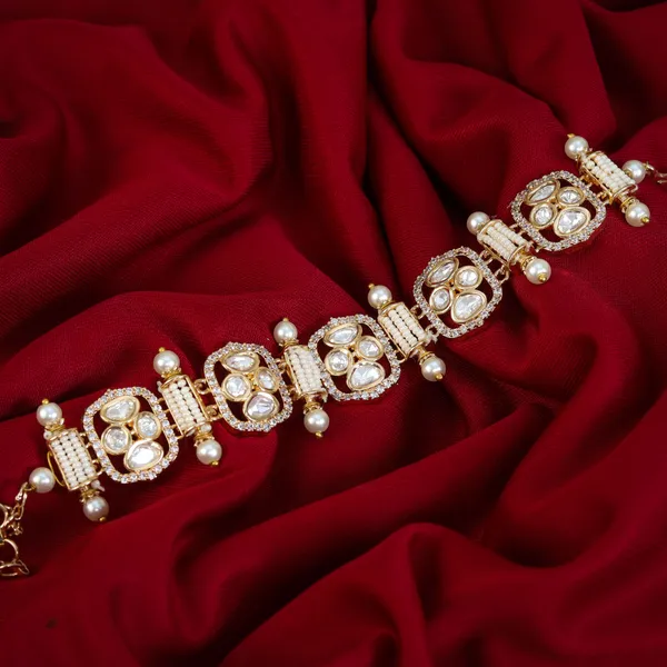 White_Uncut_Shaped_Kundan_Bracelet