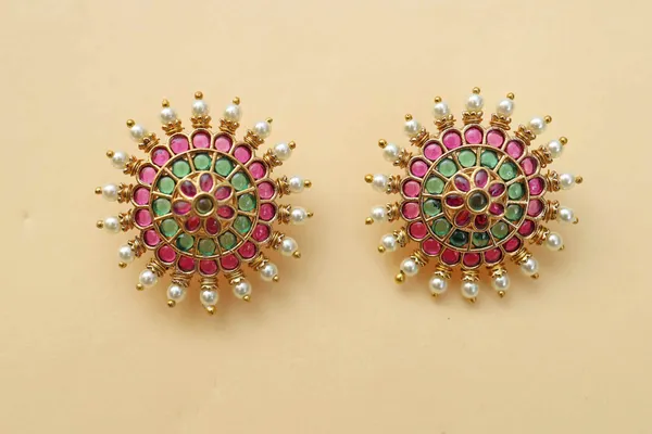 Full_Ruby_Green_Round_Shape_Antique_Studs