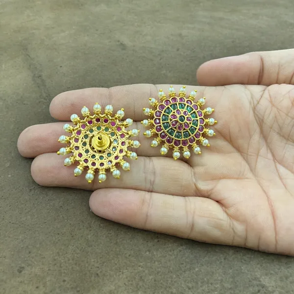Full_Ruby_Green_Round_Shape_Antique_Studs