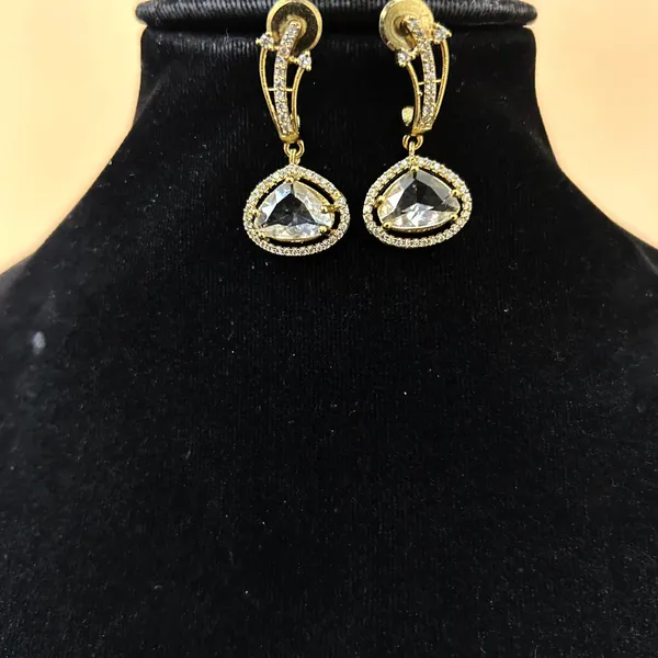 Amrapalli_Gold_Plated_Multicoloured_Earring_Set
