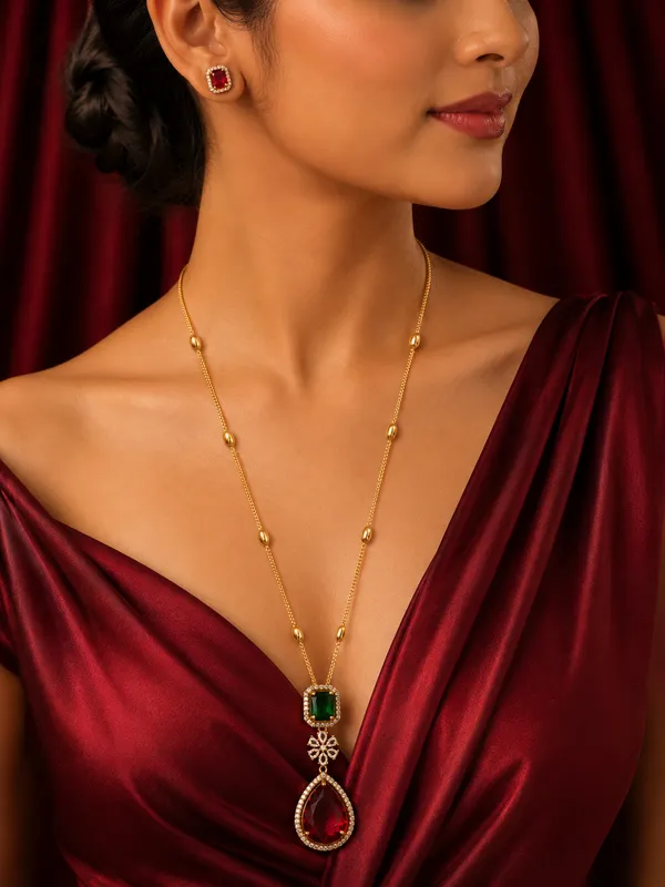 Regal_Feather_Almond_Necklace