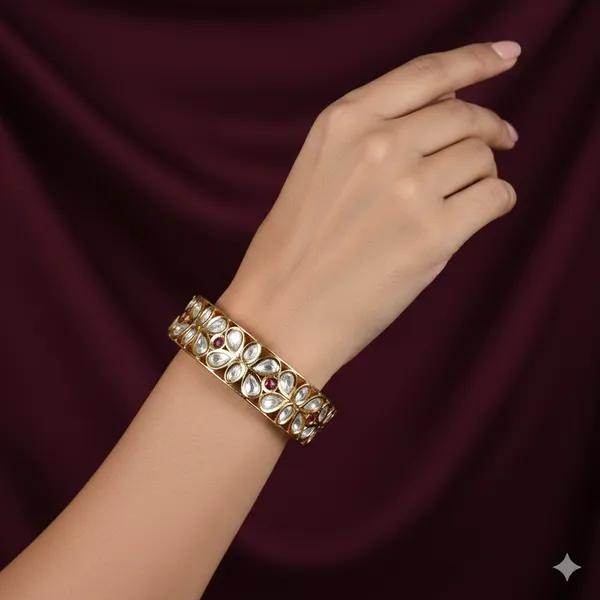Ruby_White_Flower_Shaped_White_Kundan_Bracelet