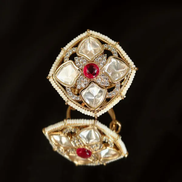 Red_Stunning_Mother_Of_Pearl_Red_Ruby_Kundan_Ring