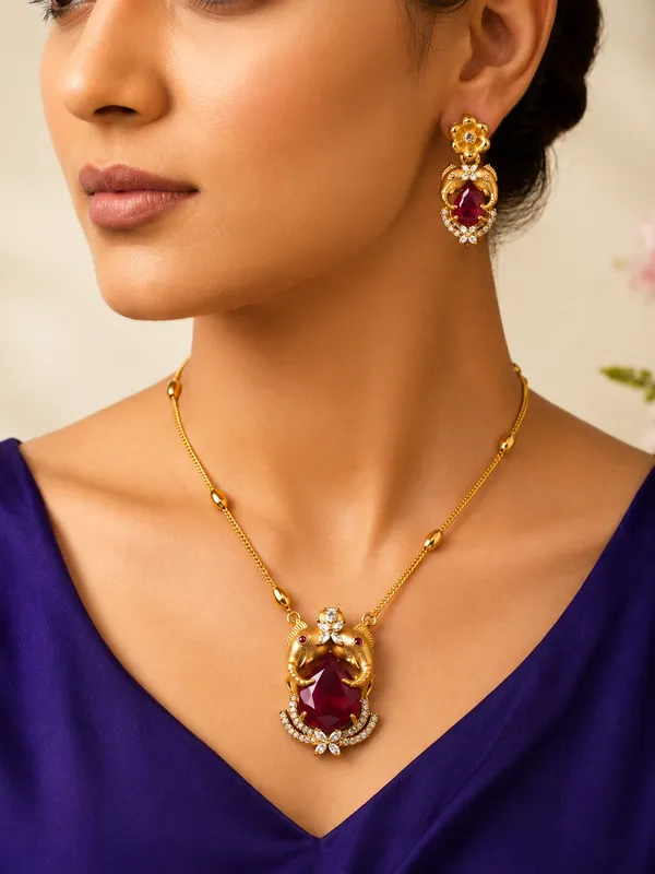 Royal_Elephant_Motif_Necklace_Set_–_Antique_Gold_Charm