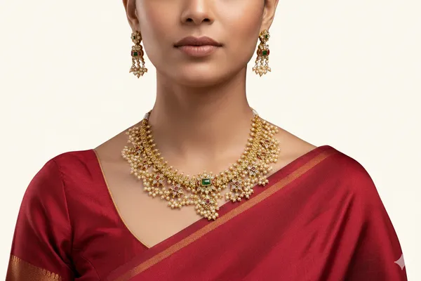 Imperial_Emerald_Guttapusalu_Set