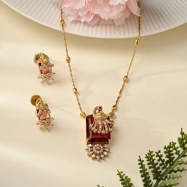 Peacock_Motif_Necklace_Set_–_Traditional_Gold_Elegance