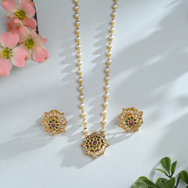 Elegant_Gold_Plated_Pendant_Set
