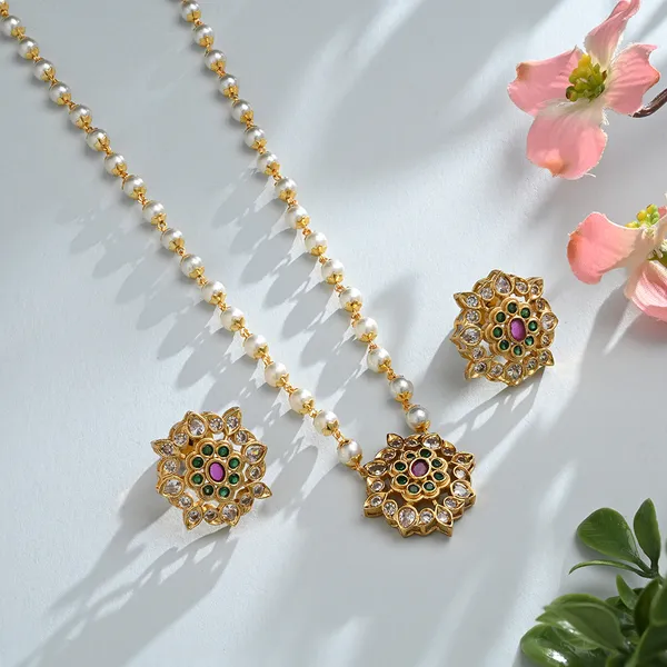 Elegant_Gold_Plated_Pendant_Set