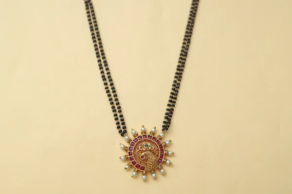Ruby_Green_Antique_Flower_Shape_Mangalsutra