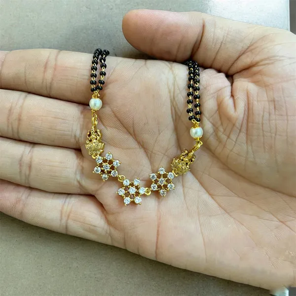 Graceful_White_Stone_Mangalsutra_Set