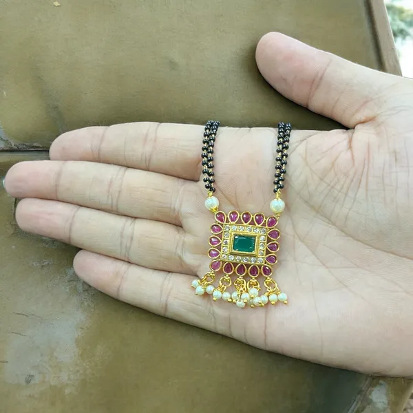 Ruby_Green_Antique_Square_Shape_Mangalsutra