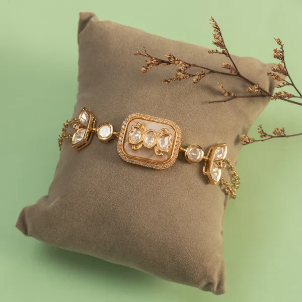 Opulent_Shine_Kundan_Bracelet