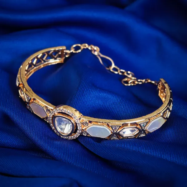 White_Crystal_White_Gold_Plated_Kundan_Bracelet
